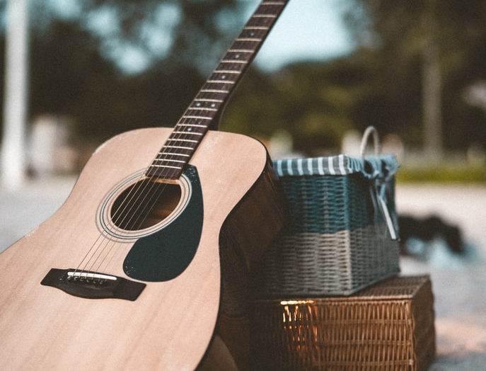 How Long Do New Guitar Strings Take to Settle?