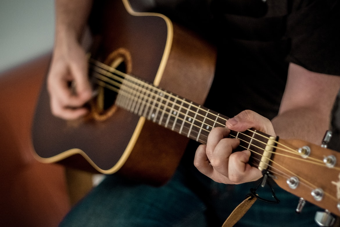 How to Prolong the Life of Guitar Strings?