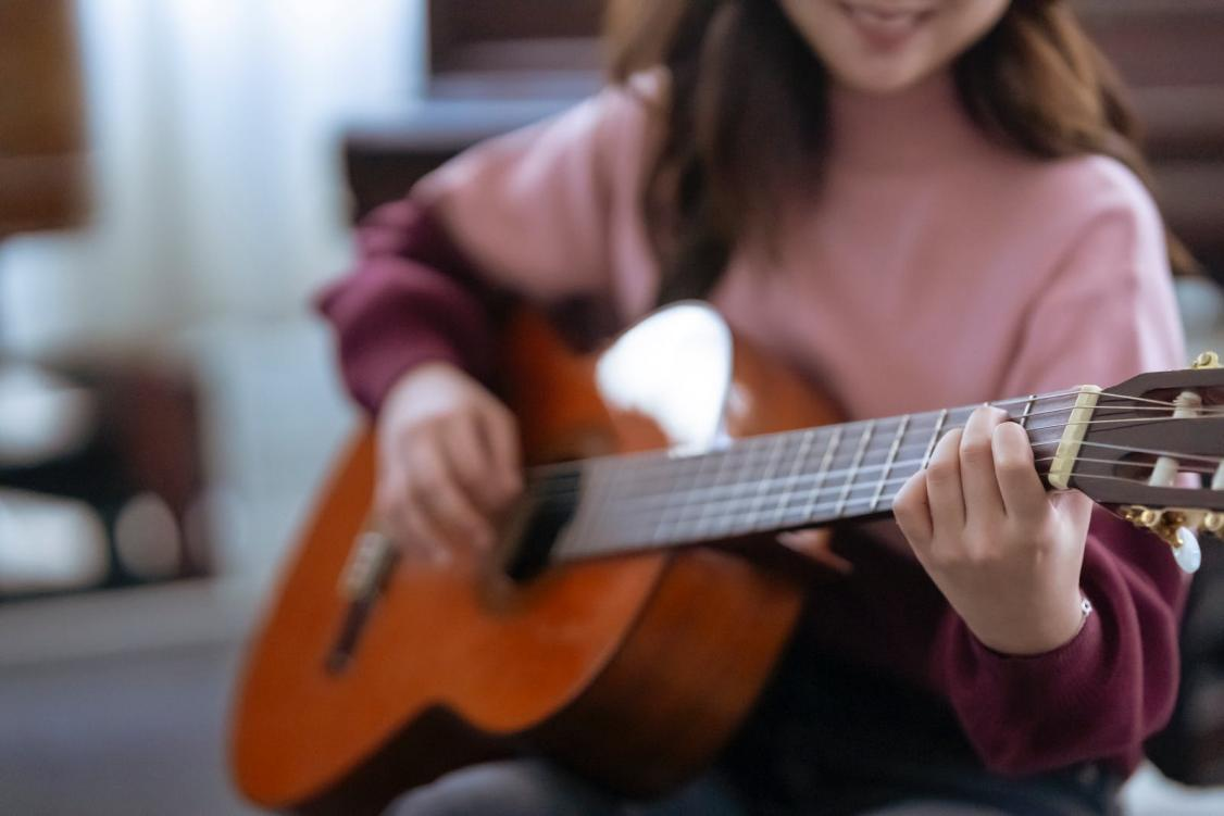 Complete Guide To Choose the Right Guitar Strings
