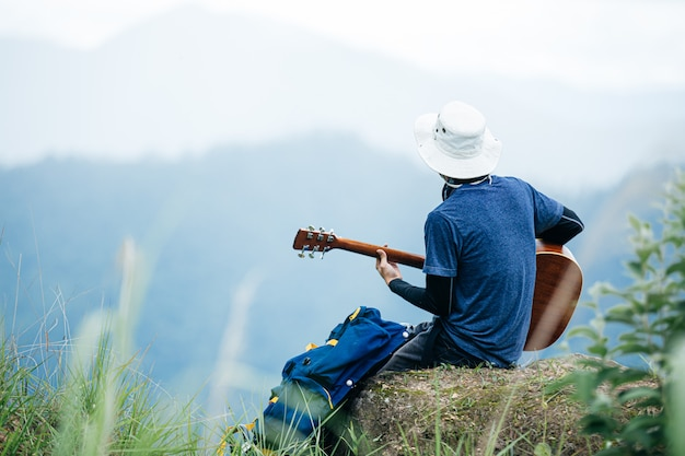6 vs. 12-string Acoustic: What’s the difference?