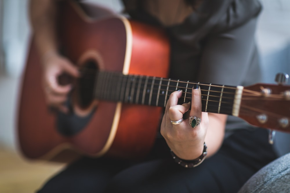 Does It Matter Which Type of Guitar Strings You Use?