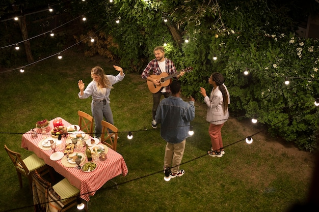 Finger on Alice Classical Guitar String: Celebrate Thanksgiving Day with Music!