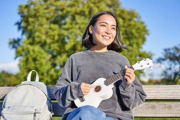 Play Your Ukulele with the Best Ukulele Strings!
