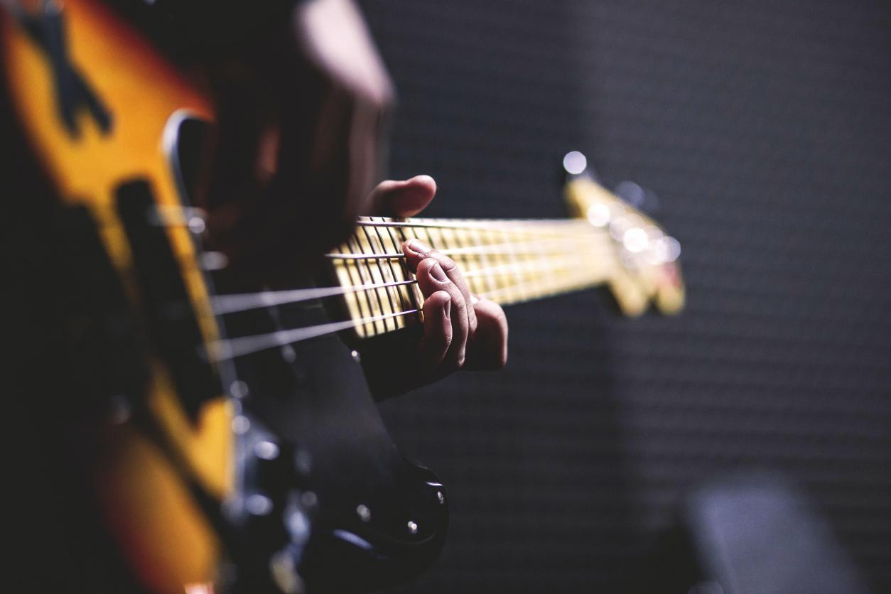 What to Consider Before Choosing Electric Bass Strings?