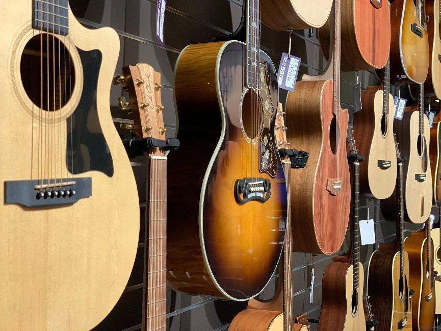 Best Acoustic Guitar Brand 2023