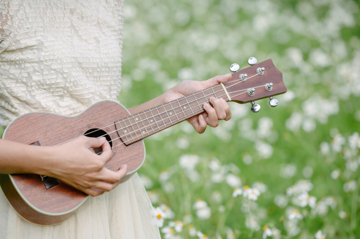How to Play Popular Songs With Ukulele - 101 Guides to Learn Ukulele Chords